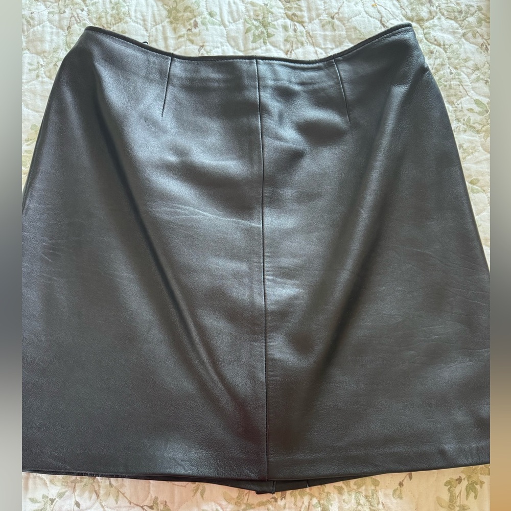 Genuine Black Leather Skirt — Mini Midi Length — 14P — LIKE NEW 🖤